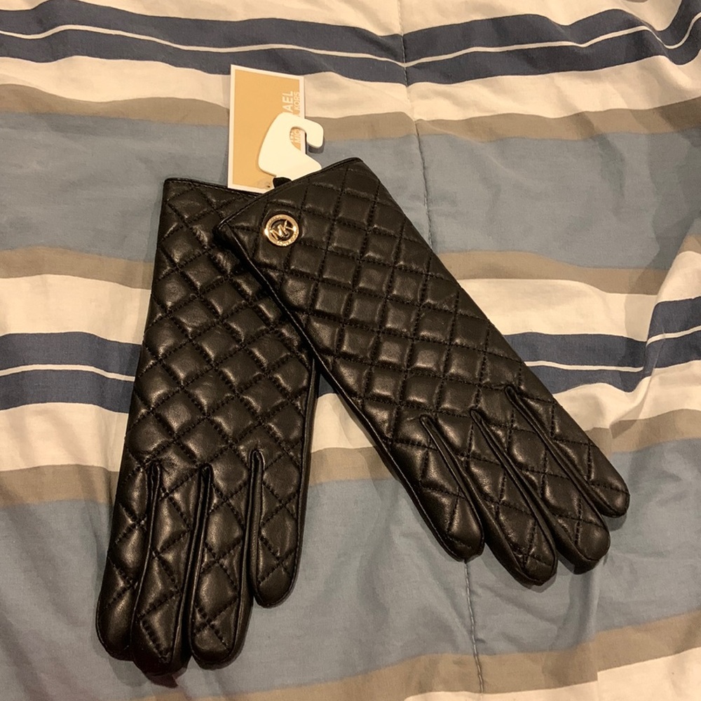 NWT MK gloves